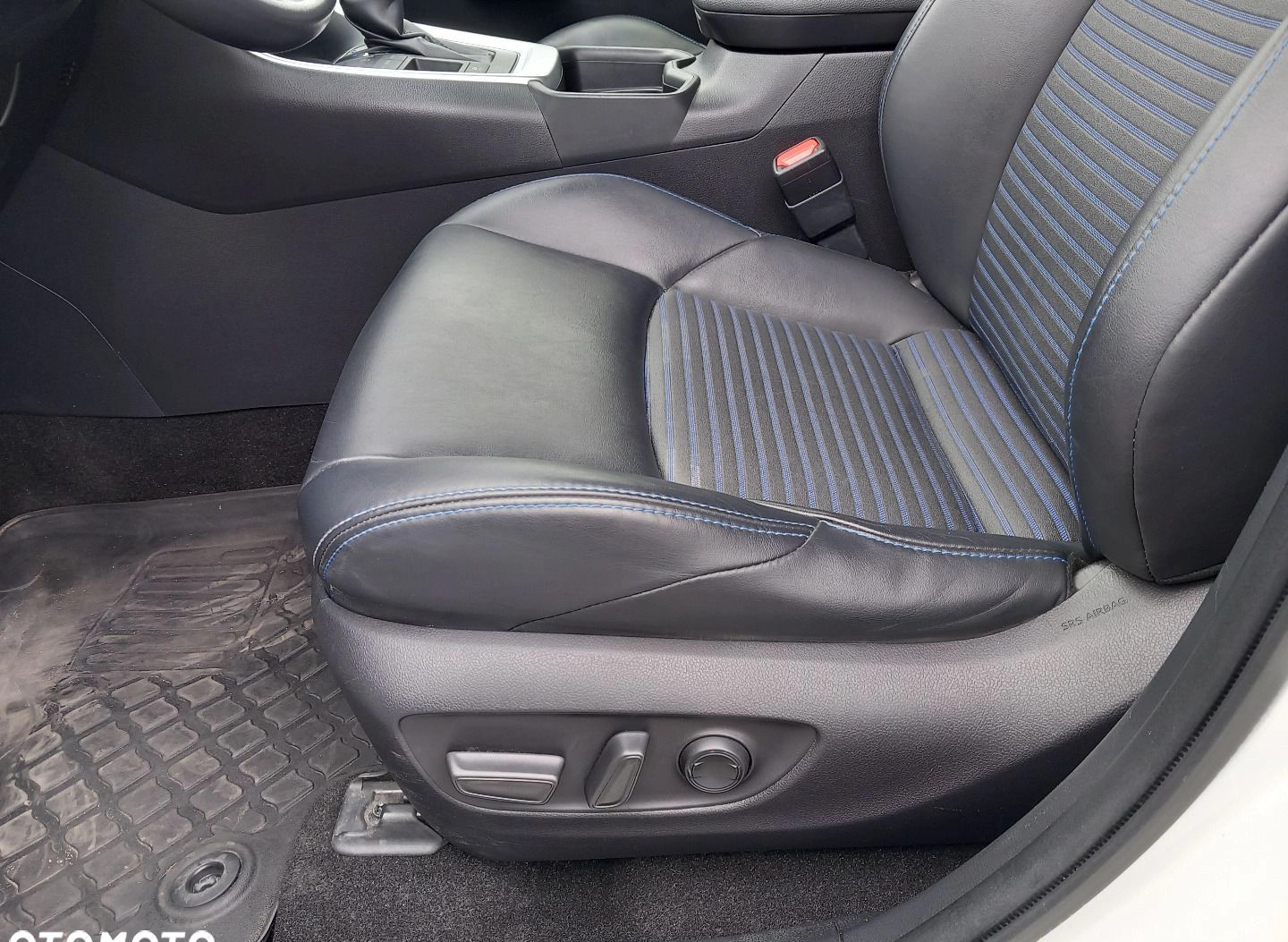 Toyota RAV4 cena 142900 przebieg: 66363, rok produkcji 2019 z Niepołomice małe 529